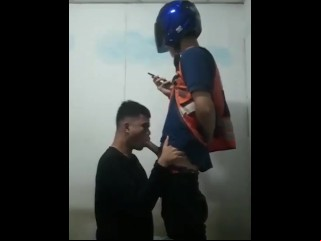 骑摩托车使他角质